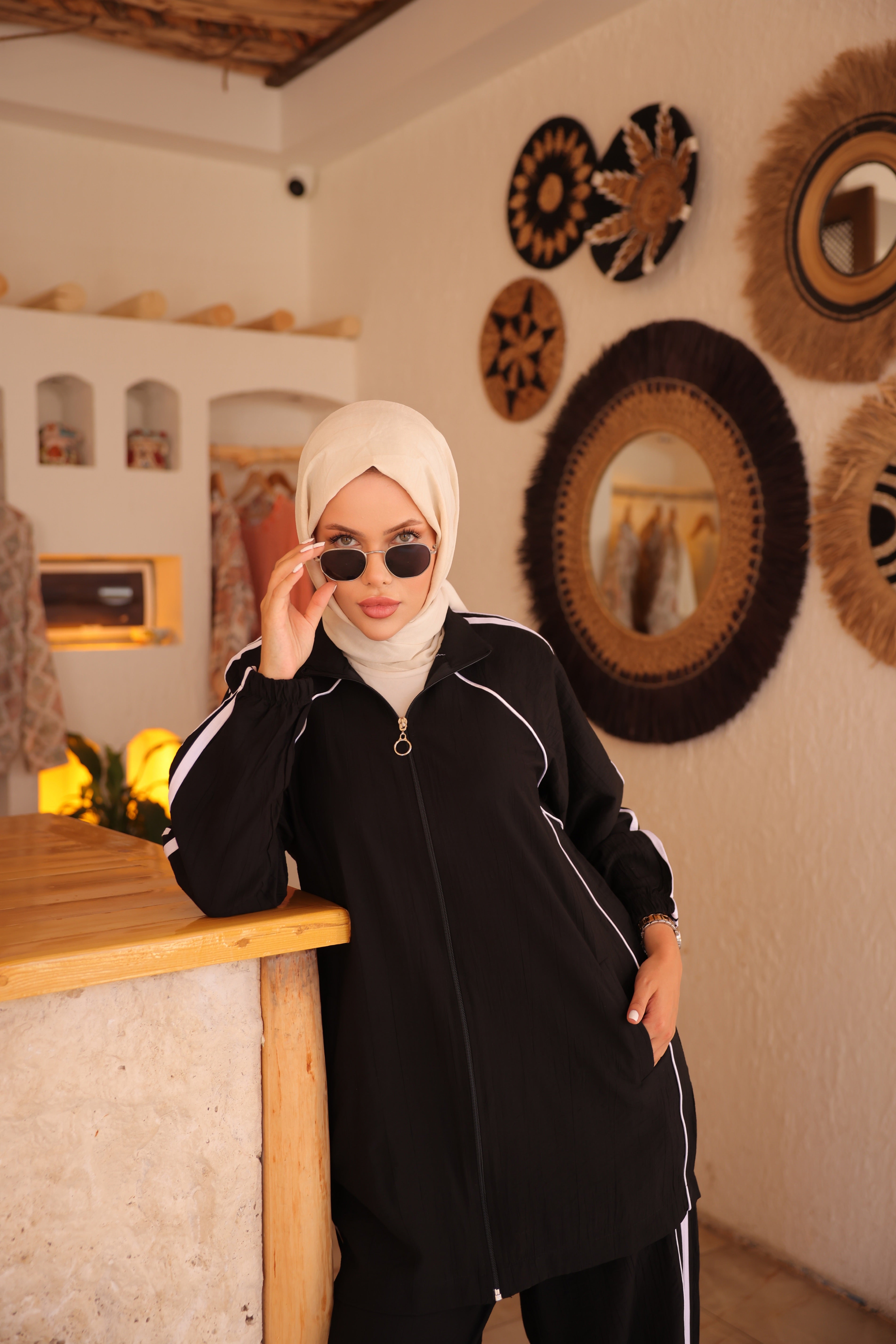 Modest Two-Piece Set in Lightweight Çelik Fabric – Zippered Tunic with Pockets