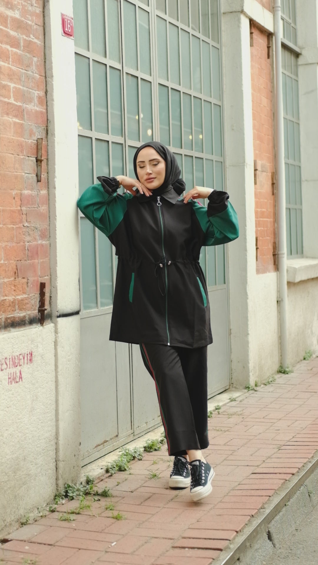 Versatile Fashion Sportswear Tracksuit