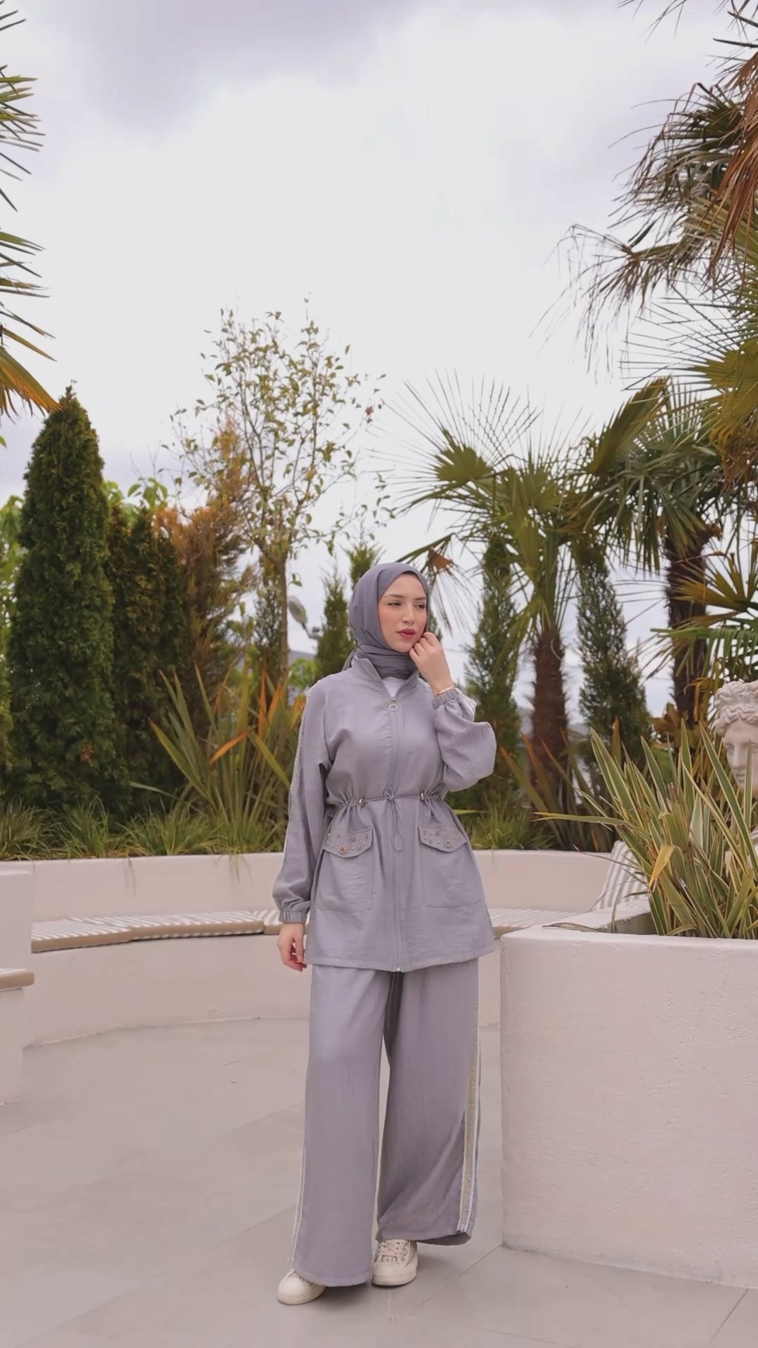 Modest Hijab Tracksuit Set for Women – Casual &amp; Elegant Two-Piece Outfit