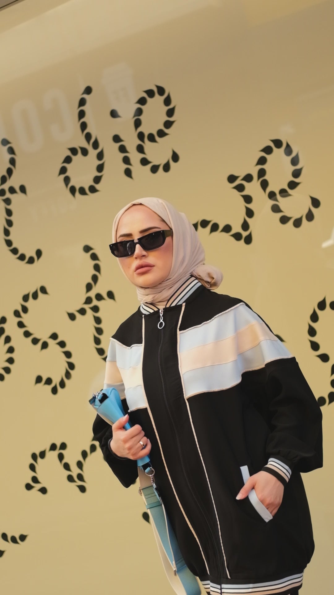 Stylish Workwear Tracksuit for Dynamic Days